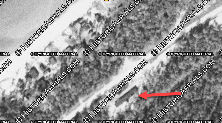 Oak Beach Resort (Four Oaks Motel) - 1955 Aerial (newer photo)